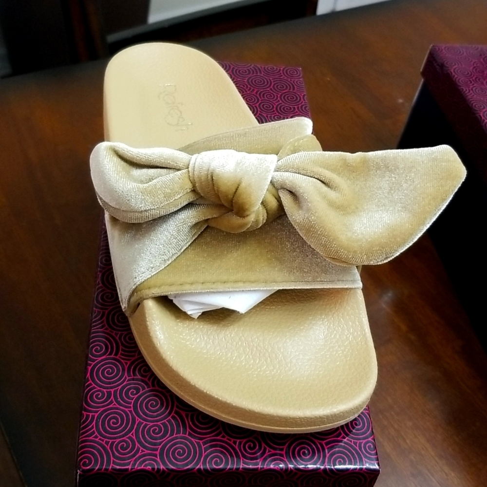 Big bow sandals